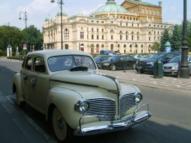 Dodge d19 Luxury Liner (1941)
