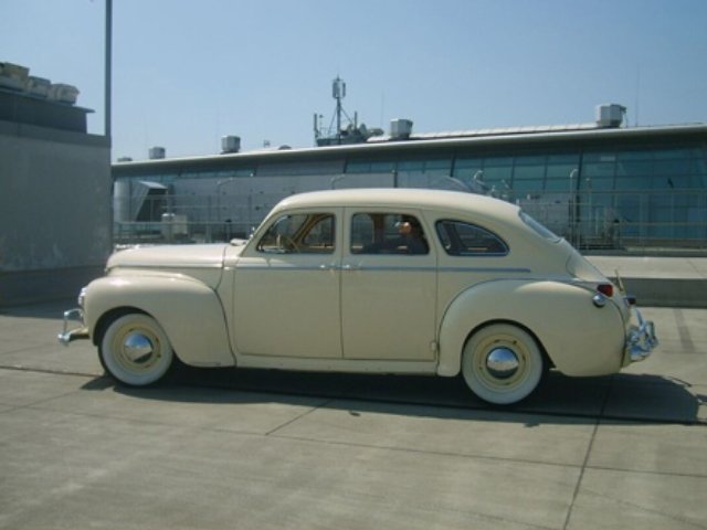 Dodge d19 Luxury Liner (1941)